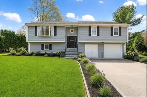 18 Waterman Street Bristol RI 02809