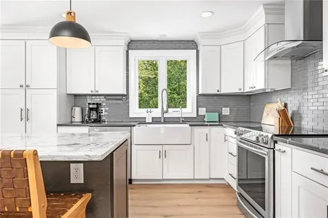 18 Waterman Street Bristol RI 02809