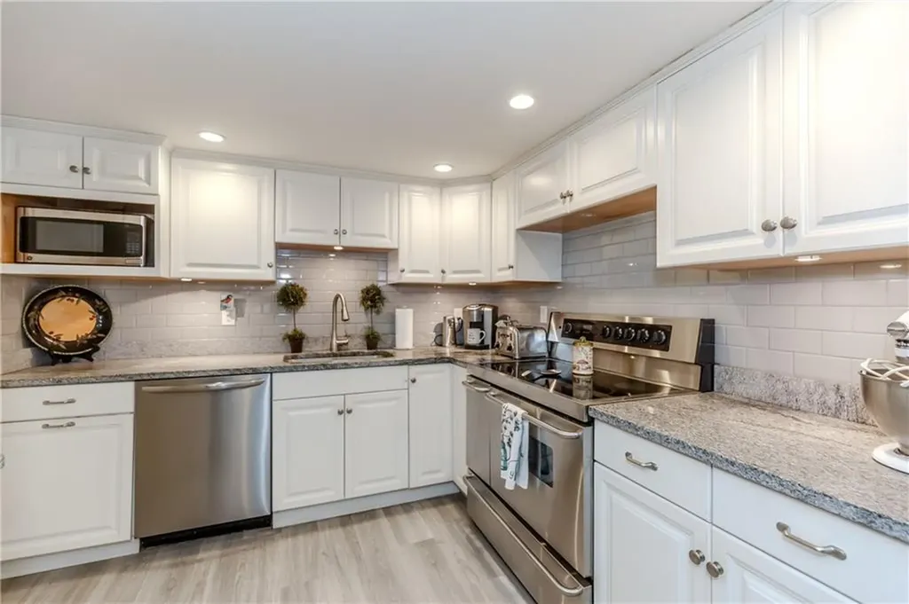 24 Columbus Boulevard Cranston RI 02910