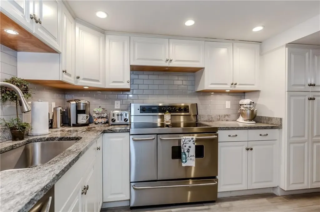 24 Columbus Boulevard Cranston RI 02910