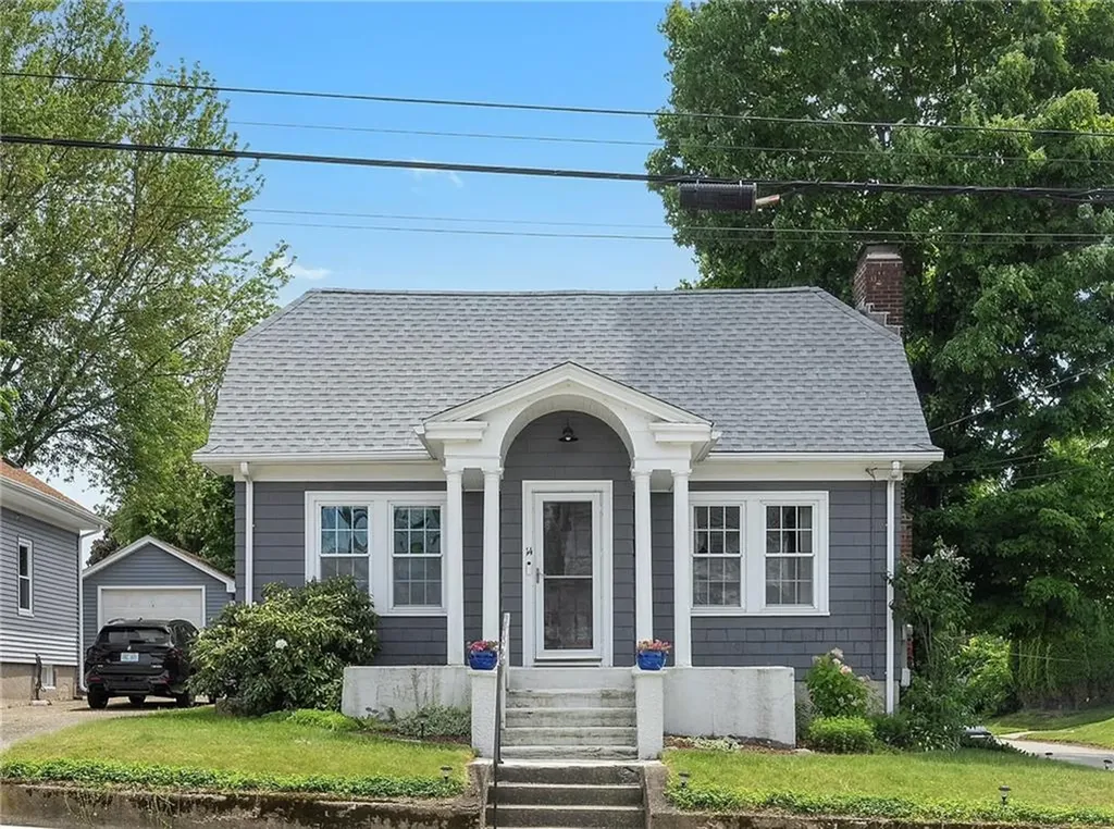14 Boyden Boulevard East Providence RI 02915