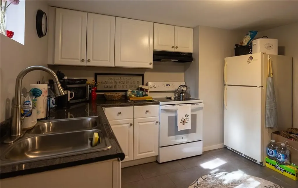 3 Benedict Street Pawtucket RI 02861