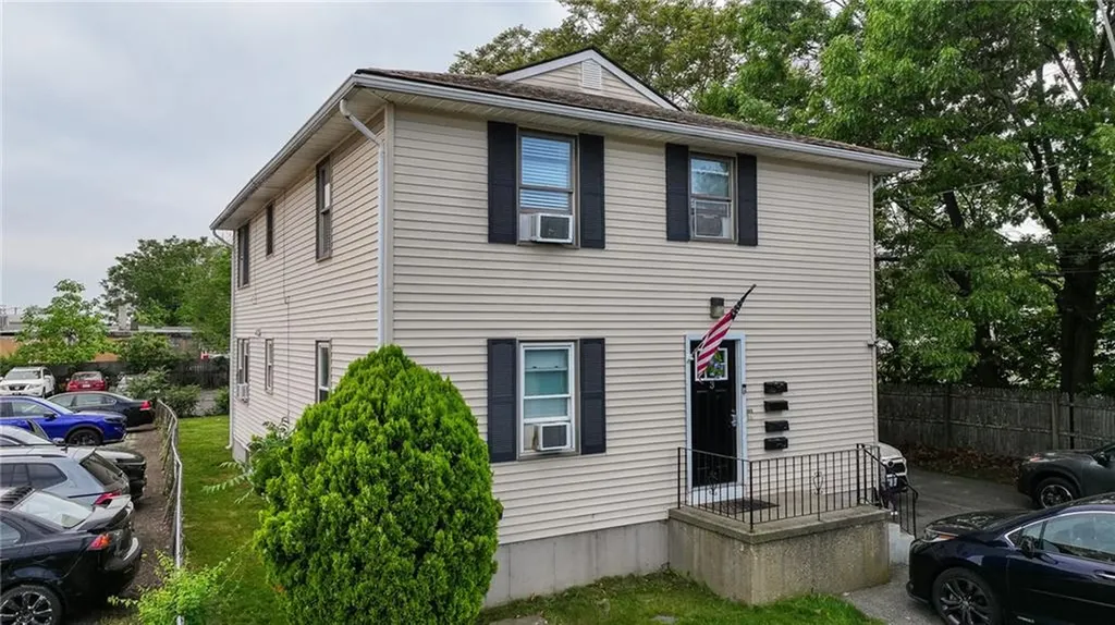 3 Benedict Street Pawtucket RI 02861