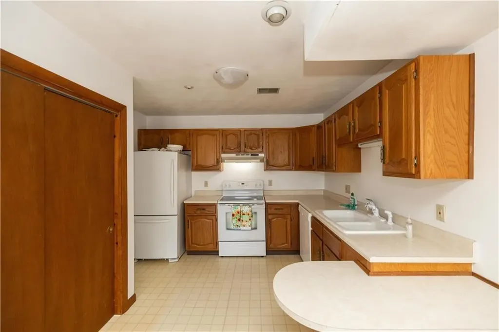 36 Kristee Circle West Warwick RI 02893