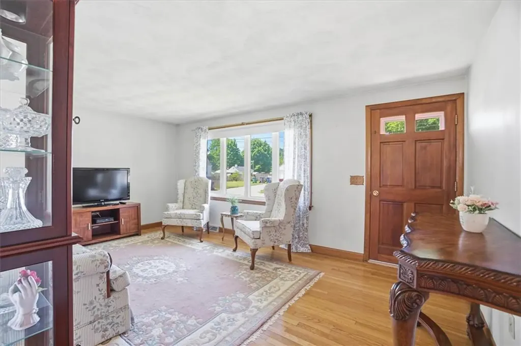 14 Stone Avenue Warwick RI 02889