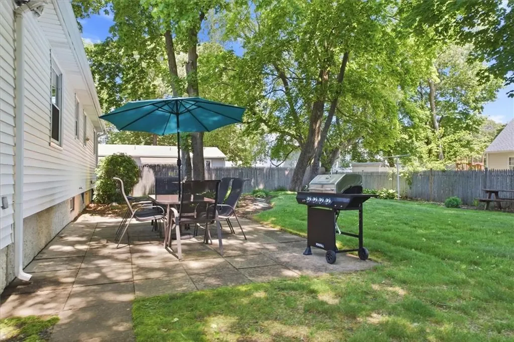 14 Stone Avenue Warwick RI 02889