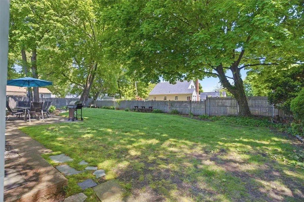 14 Stone Avenue Warwick RI 02889