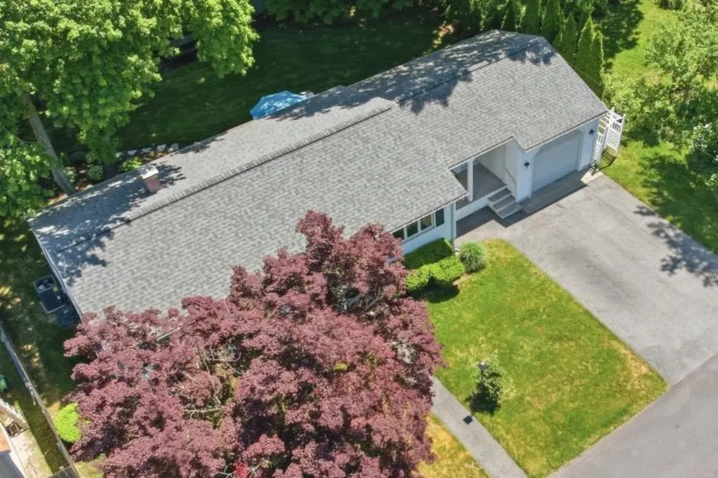 14 Stone Avenue Warwick RI 02889