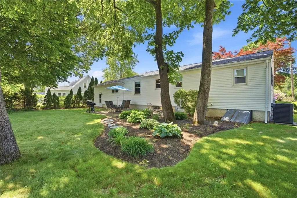 14 Stone Avenue Warwick RI 02889