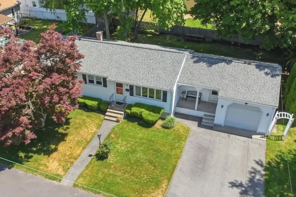 14 Stone Avenue Warwick RI 02889