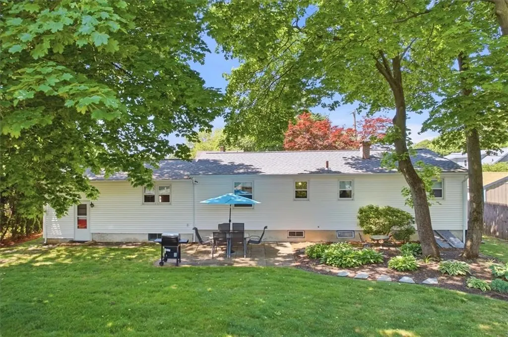 14 Stone Avenue Warwick RI 02889
