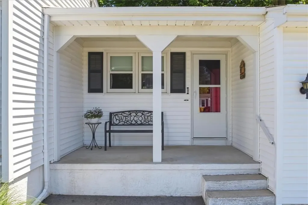 14 Stone Avenue Warwick RI 02889