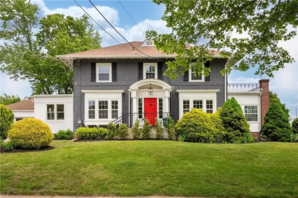 1144 Narragansett Boulevard Cranston RI 02905