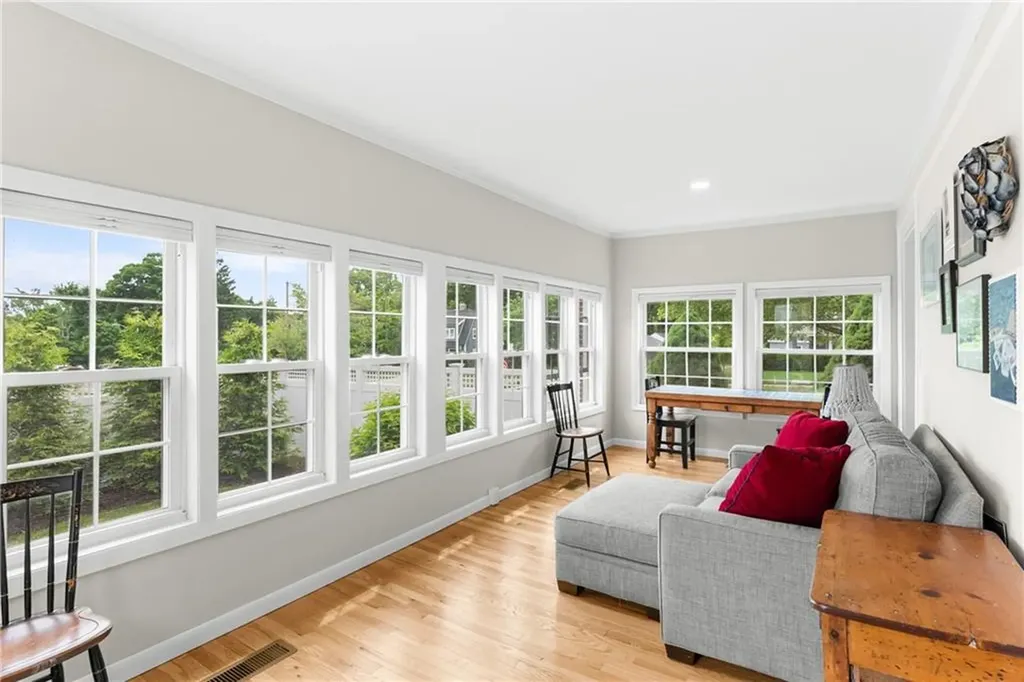 1144 Narragansett Boulevard Cranston RI 02905