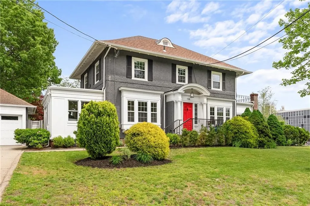 1144 Narragansett Boulevard Cranston RI 02905