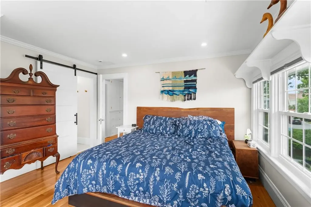 1144 Narragansett Boulevard Cranston RI 02905