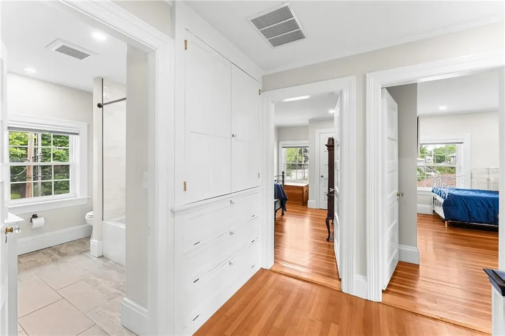 1144 Narragansett Boulevard Cranston RI 02905