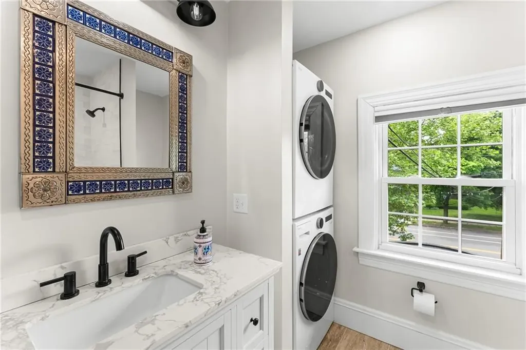 1144 Narragansett Boulevard Cranston RI 02905