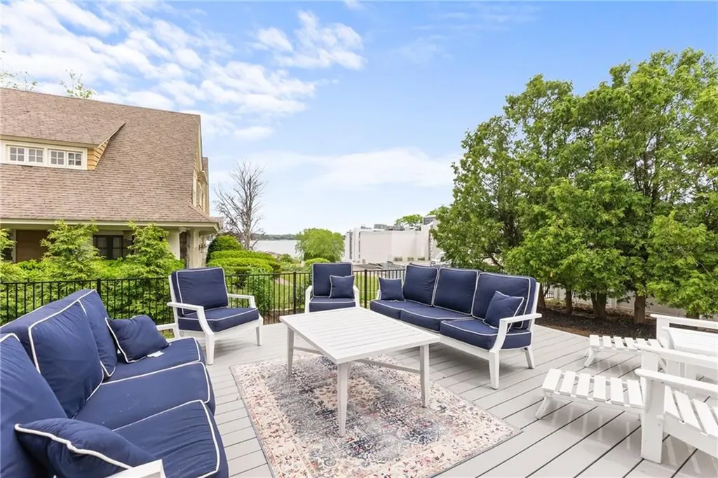 1144 Narragansett Boulevard Cranston RI 02905