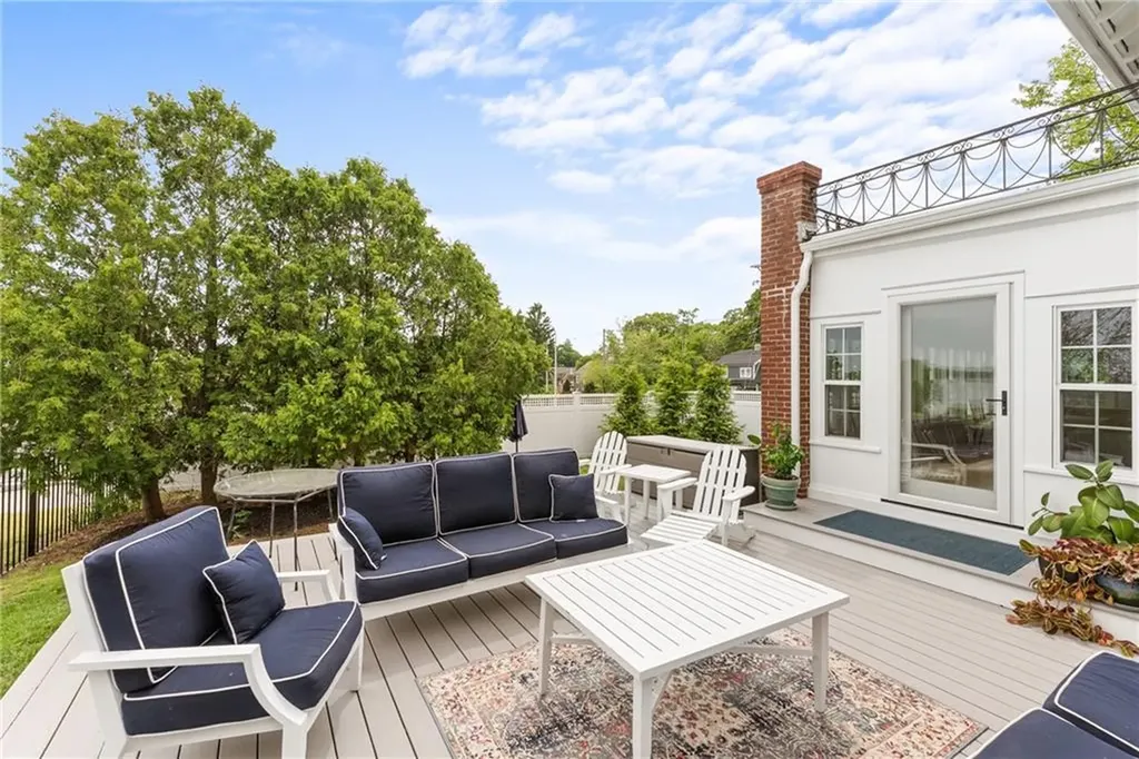 1144 Narragansett Boulevard Cranston RI 02905