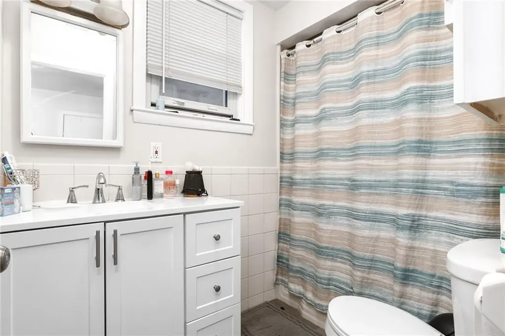 27 21 25 Pike Street West Warwick RI 02893