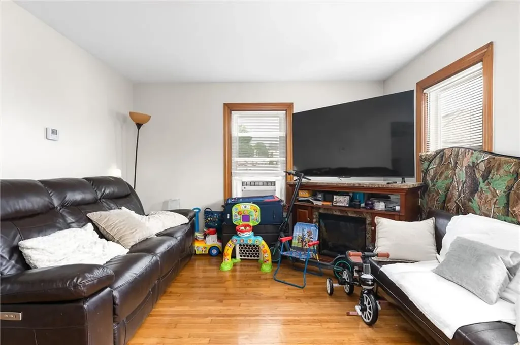 27 21 25 Pike Street West Warwick RI 02893