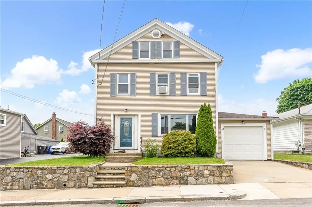 27 21 25 Pike Street West Warwick RI 02893