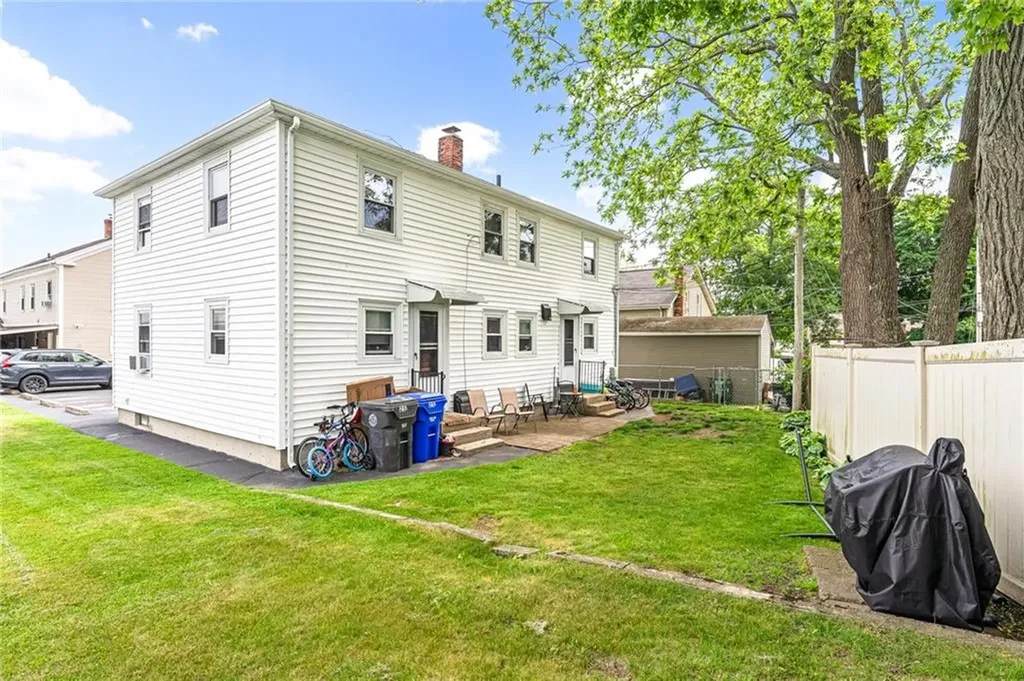 27 21 25 Pike Street West Warwick RI 02893