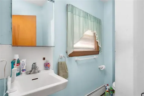 27 21 25 Pike Street West Warwick RI 02893