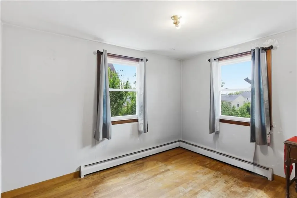 129 Dewolf Avenue Bristol RI 02809