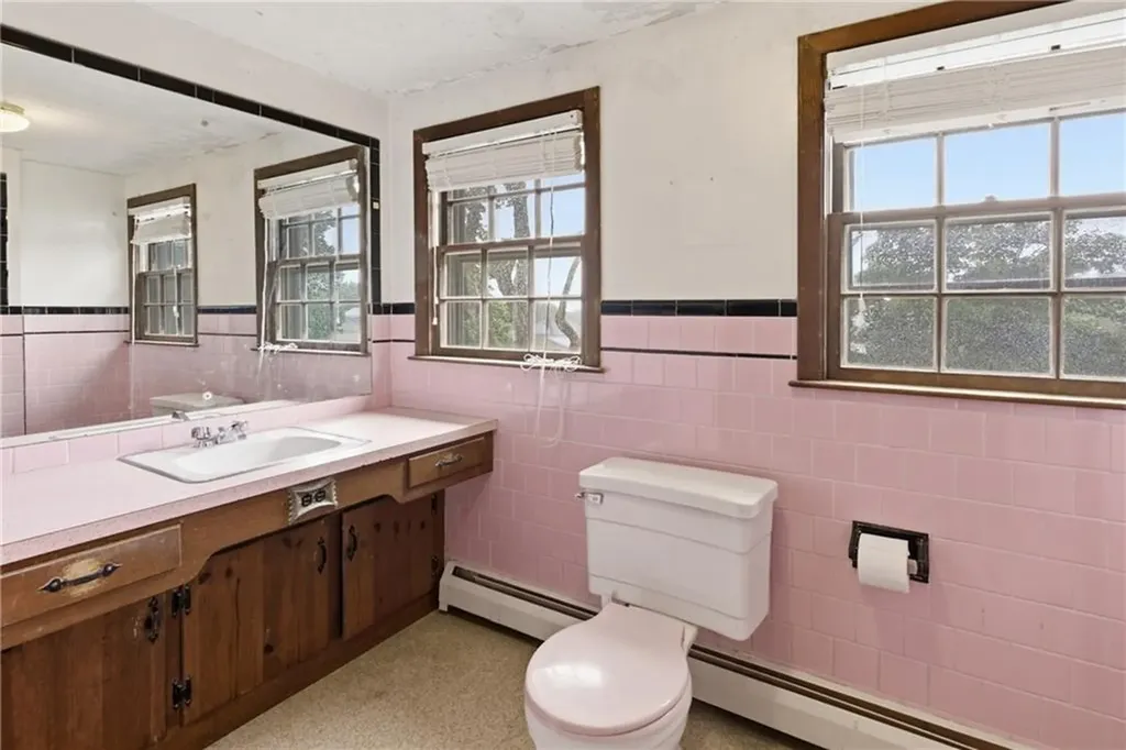 129 Dewolf Avenue Bristol RI 02809