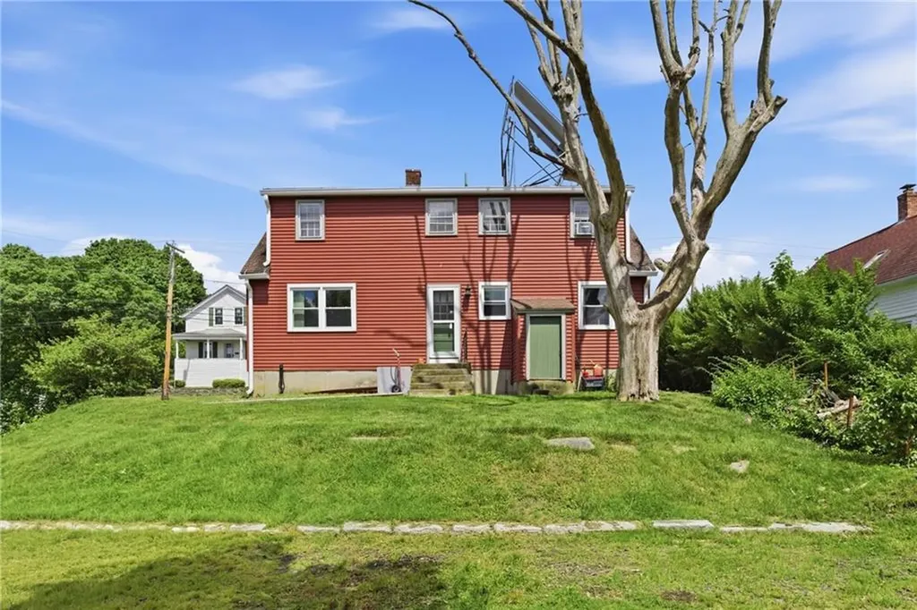 129 Dewolf Avenue Bristol RI 02809