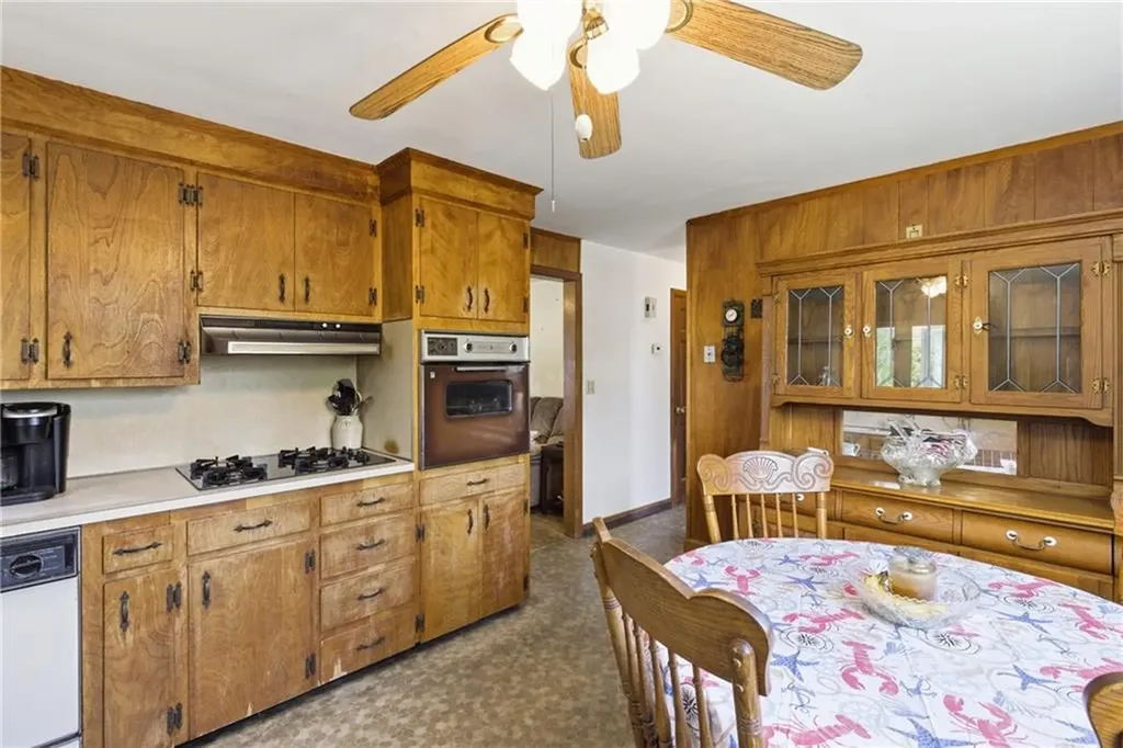 129 Dewolf Avenue Bristol RI 02809