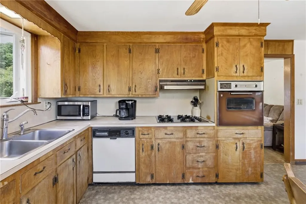 129 Dewolf Avenue Bristol RI 02809