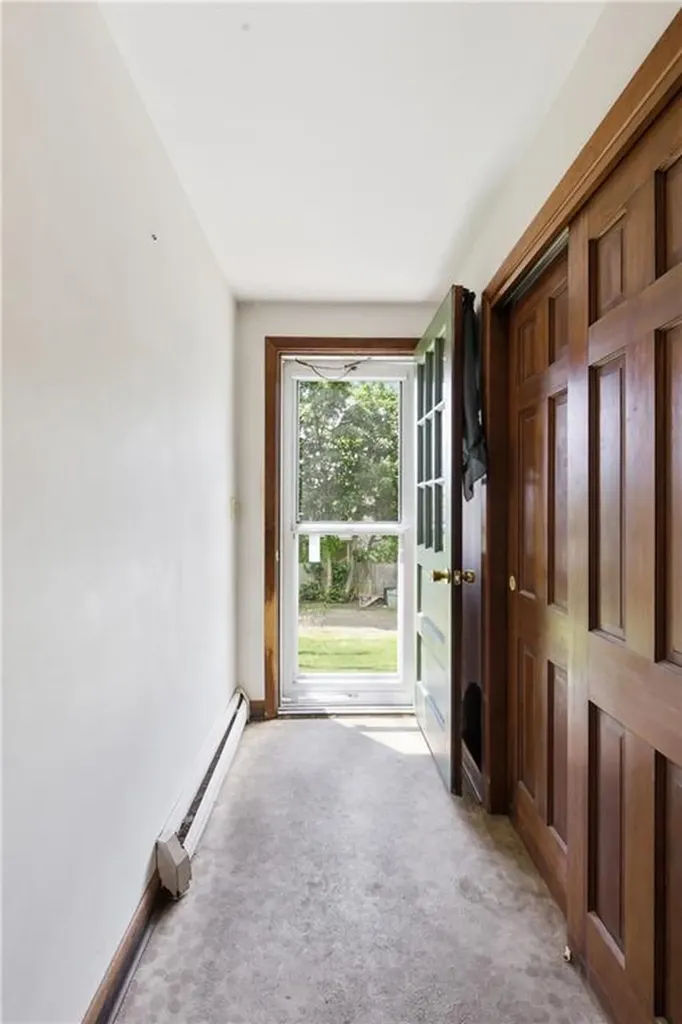 129 Dewolf Avenue Bristol RI 02809