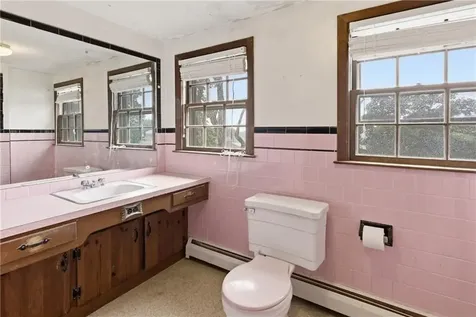 129 Dewolf Avenue Bristol RI 02809