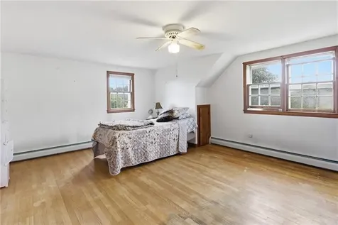 129 Dewolf Avenue Bristol RI 02809