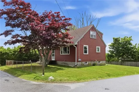 129 Dewolf Avenue Bristol RI 02809