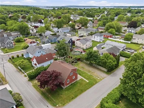 129 Dewolf Avenue Bristol RI 02809