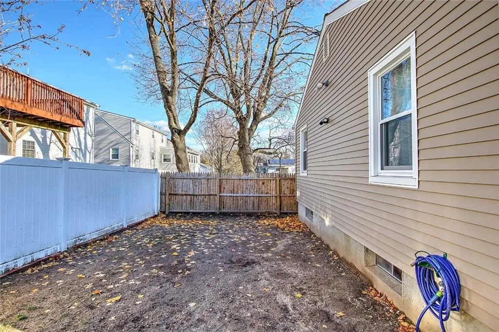 72 Vermont Street Cranston RI 02920