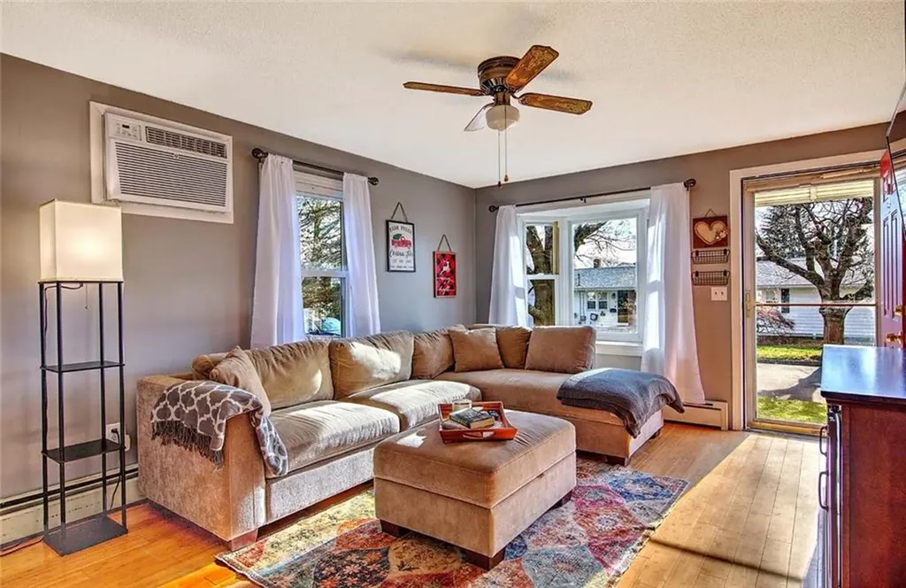 72 Vermont Street Cranston RI 02920