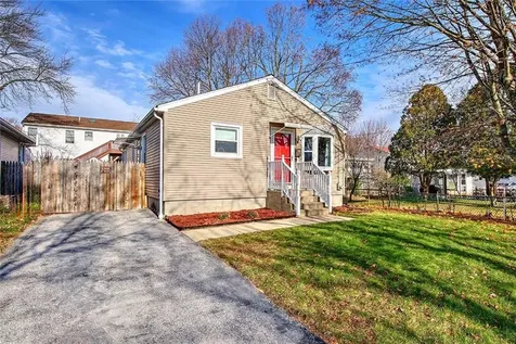 72 Vermont Street Cranston RI 02920