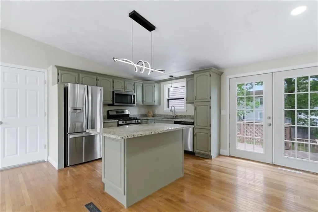 20 Killey Avenue Warwick RI 02889