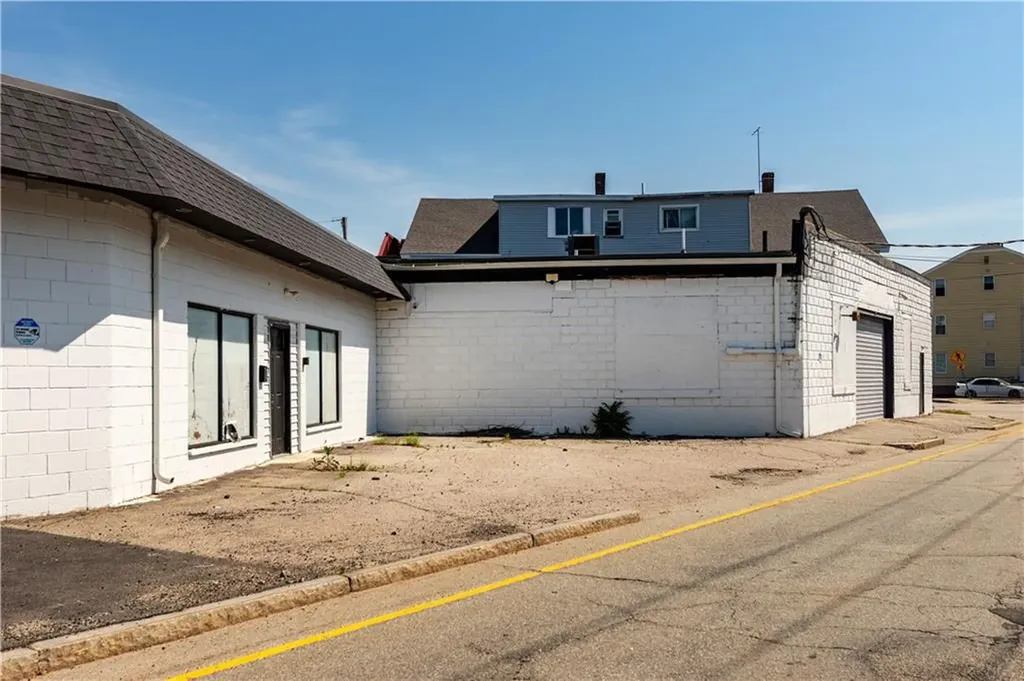 75 Roberts Street West Warwick RI 02893