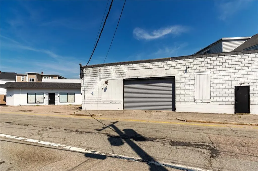 75 Roberts Street West Warwick RI 02893