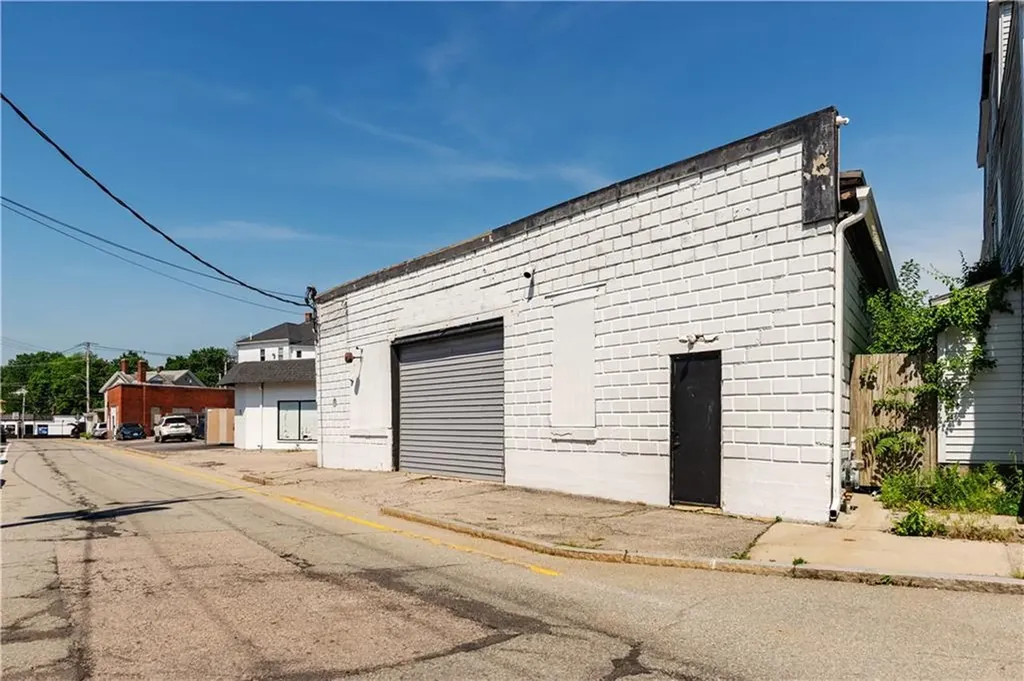 75 Roberts Street West Warwick RI 02893