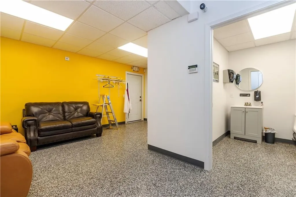 75 Roberts Street West Warwick RI 02893