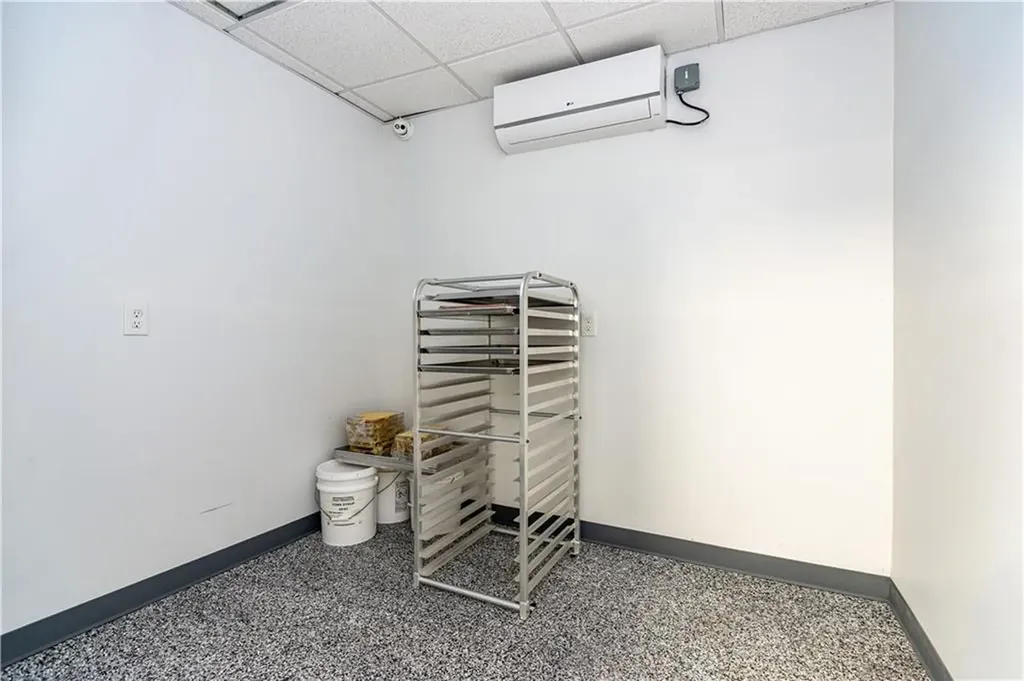 75 Roberts Street West Warwick RI 02893