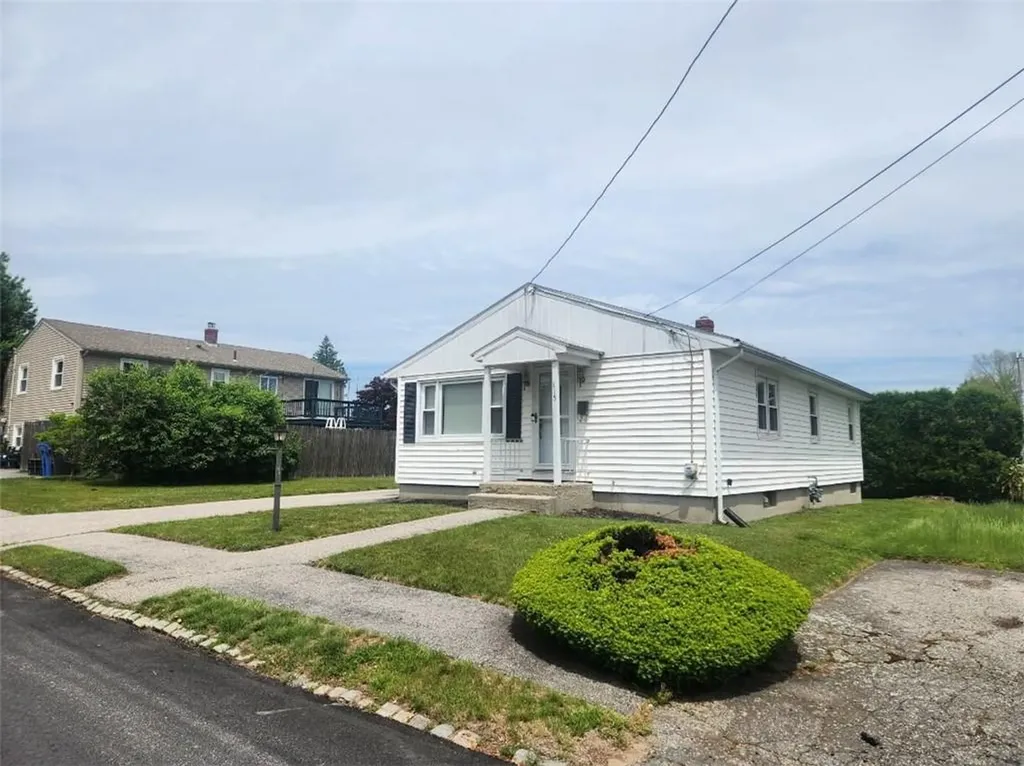 115 Hazelton Street Cranston RI 02920