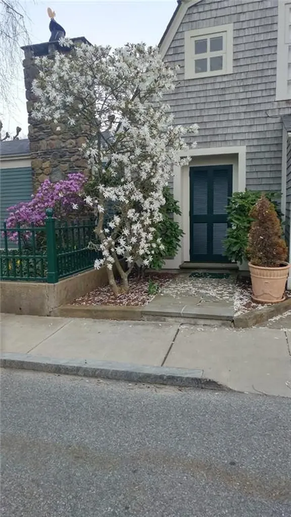 107 John Street Newport RI 02840
